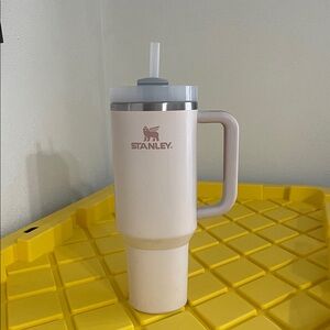 Stanley Cream Mug with Handle and Straw